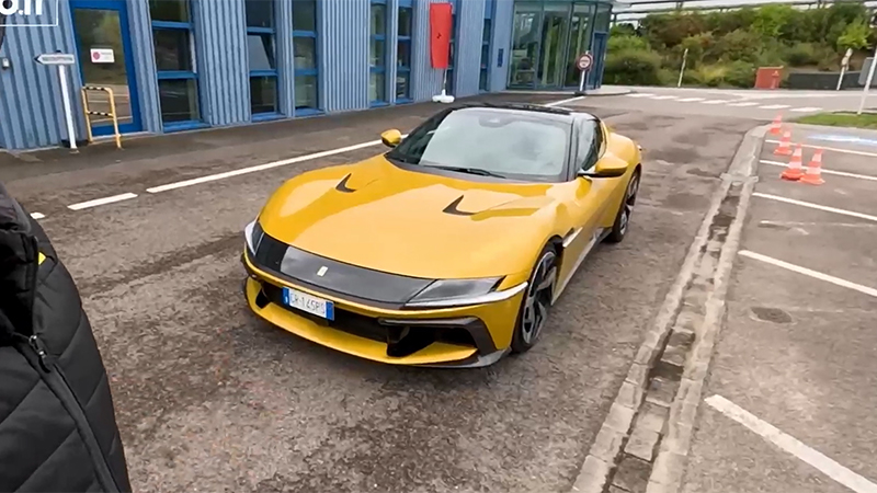 FERRARI V12
